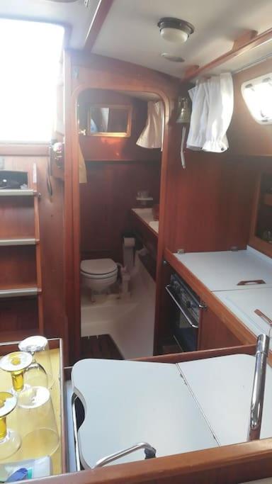 Boat-Apartamento Flotante Cadiz.. La Juanita Arroyo Экстерьер фото