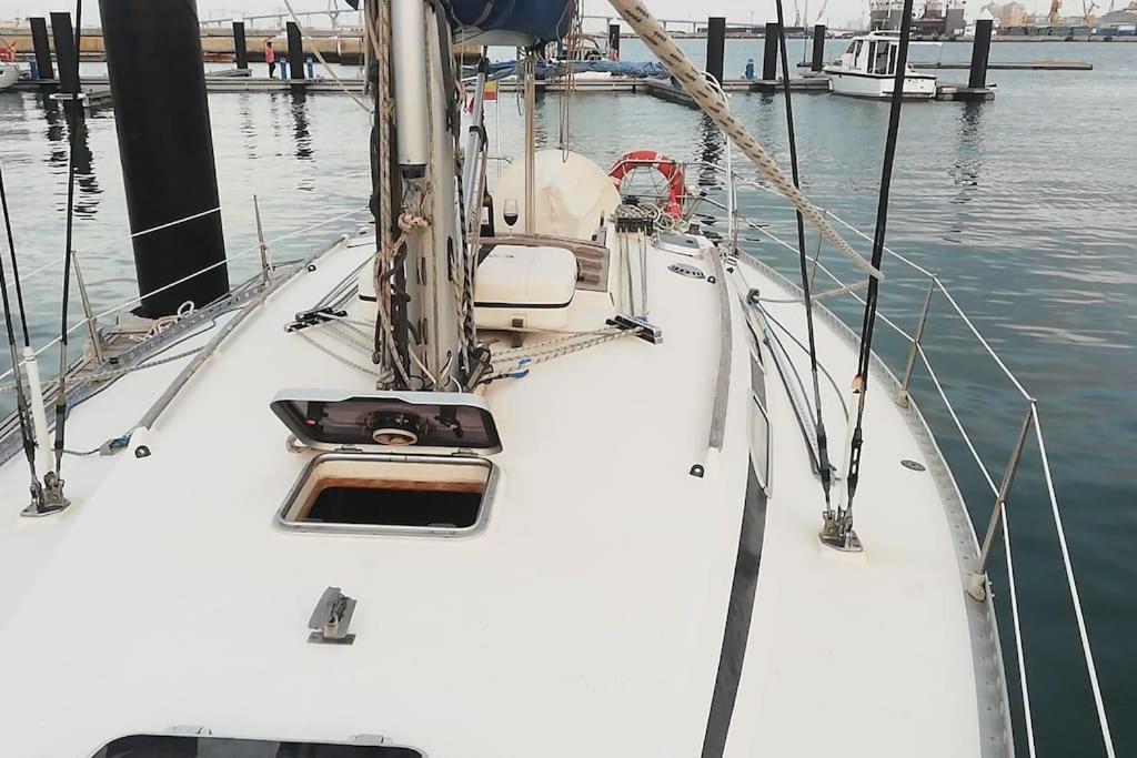Boat-Apartamento Flotante Cadiz.. La Juanita Arroyo Экстерьер фото