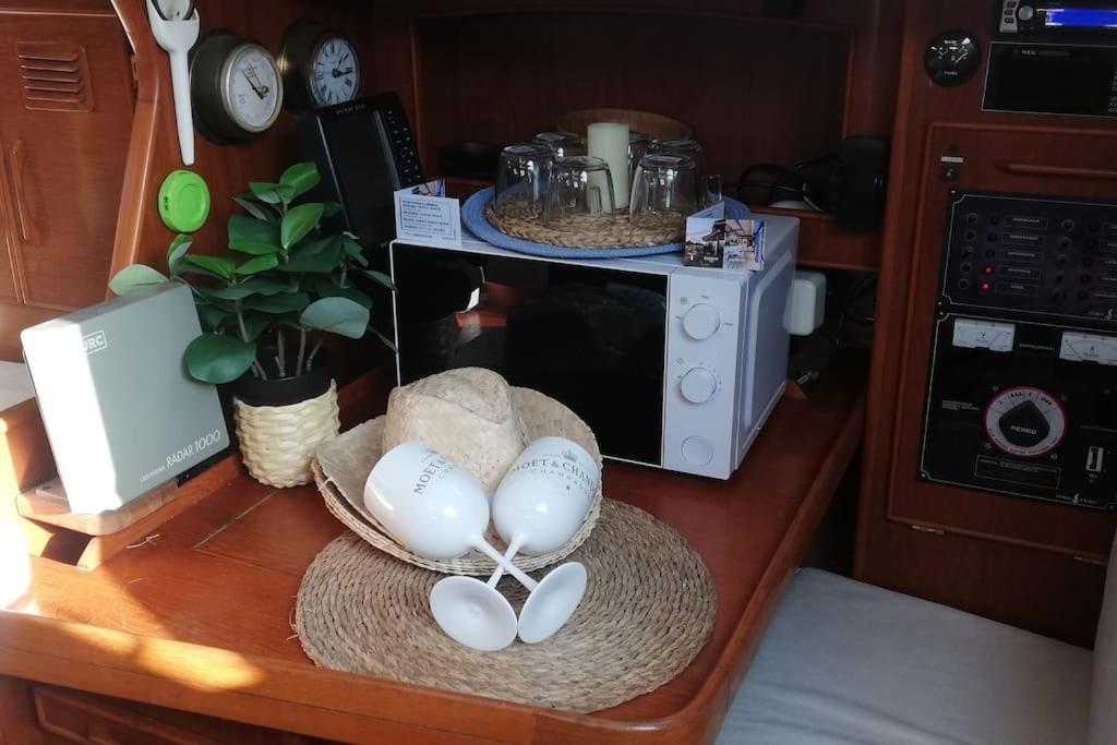 Boat-Apartamento Flotante Cadiz.. La Juanita Arroyo Экстерьер фото